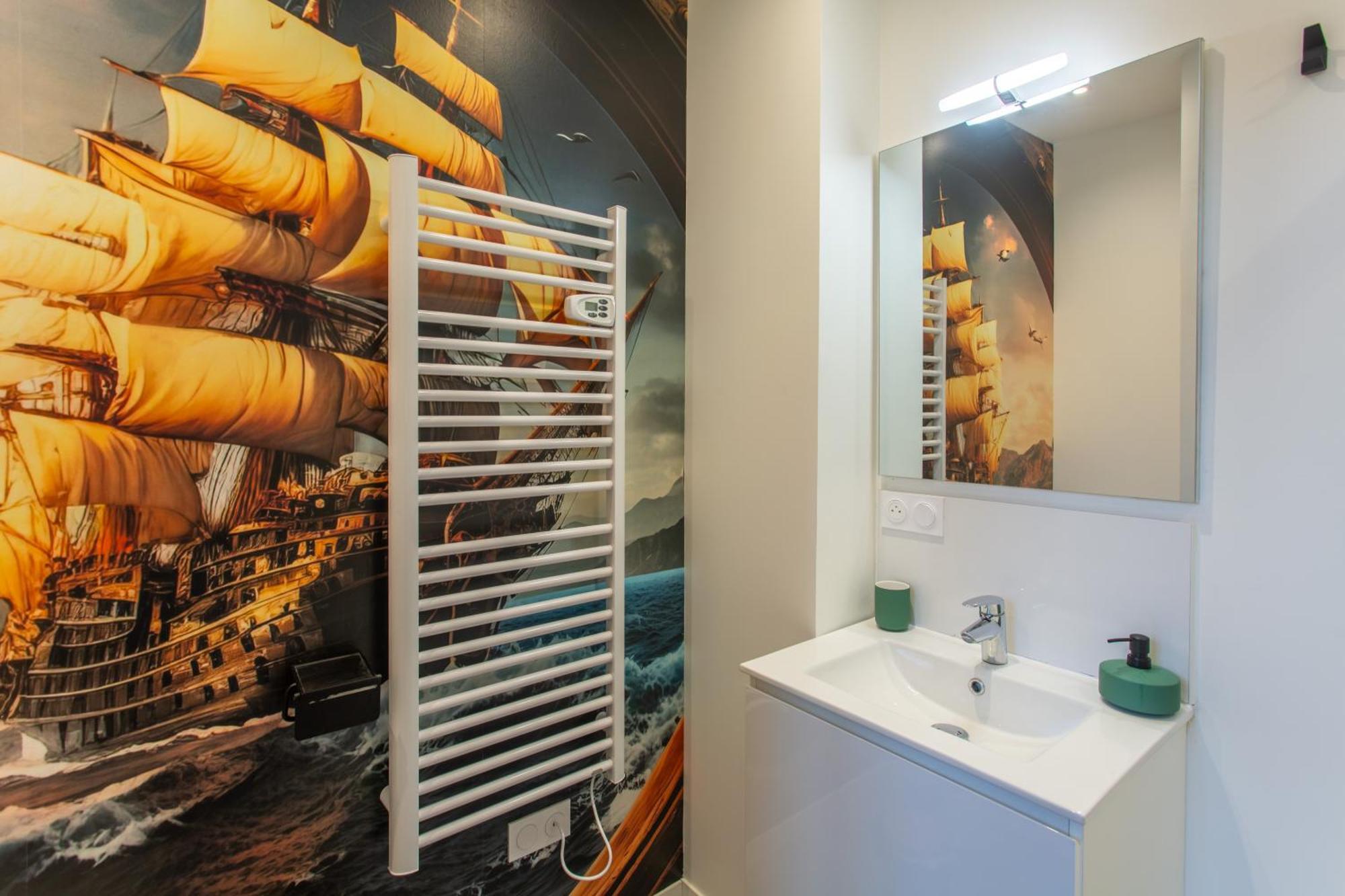 Appartement Le Jules Verne - Cour Et Parking Prive Amiens